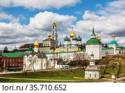 View of the Holy Trinity Sergius Lavra in the city of Sergiev Posad in the Moscow region. Russia (2021 год). Стоковое фото, фотограф Наталья Волкова / Фотобанк Лори