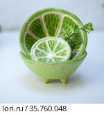 Ceramic cup in the form of half a lime (2021 год). Редакционное фото, фотограф Эльвира Рахманова / Фотобанк Лори