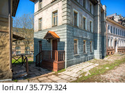 Москва, Мосфильм. Декорации старинных домов и улиц в музее. (2021 год). Редакционное фото, фотограф Baturina Yuliya / Фотобанк Лори