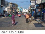 На улице Jampettah Street. Коломбо, Шри-Ланка (2020 год). Редакционное фото, фотограф Виктор Карасев / Фотобанк Лори