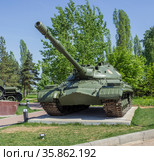 Советский тяжелый танк T-10M в Парке Победы в Нижнем Новгороде (2021 год). Редакционное фото, фотограф Александр Романов / Фотобанк Лори