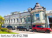 Главный дом усадьбы Бухвостовых. 2-й Зачатьевский переулок, 5/23с1. Москва. Россия (2021 год). Редакционное фото, фотограф E. O. / Фотобанк Лори