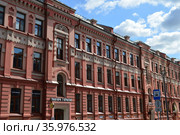 Бывший доходный дом В. К. Тишенинова. Улица Арбат, 6/2. Город Москва (2019 год). Редакционное фото, фотограф lana1501 / Фотобанк Лори