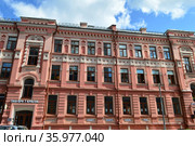 Бывший доходный дом В. К. Тишенинова. Улица Арбат, 6/2. Город Москва (2019 год). Редакционное фото, фотограф lana1501 / Фотобанк Лори