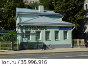 Бывший доходный дом. Построен в 1908 году (архитектор А.А. Бирюков). Улица Большая Ордынка, 54, строение 1. Район Якиманка. Город Москва (2019 год). Редакционное фото, фотограф lana1501 / Фотобанк Лори