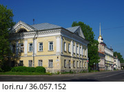 Рыбинск, Ярославская область, Россия. Здание на Волжской набережной (2021 год). Редакционное фото, фотограф Natalia Sidorova / Фотобанк Лори