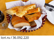 Traditional georgian bread shotis puri served for dinner. Стоковое фото, фотограф Яков Филимонов / Фотобанк Лори