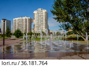 Москва, Черёмушки, парк 70-летия Победы (2020 год). Редакционное фото, фотограф glokaya_kuzdra / Фотобанк Лори