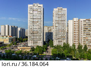 Москва, Митино, улица Митинская, дом 53 (2020 год). Редакционное фото, фотограф glokaya_kuzdra / Фотобанк Лори