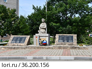 Памятник Марии Цукановой, Герою Советского Союза. Город Фокино. (2021 год). Редакционное фото, фотограф syngach / Фотобанк Лори