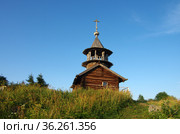 Деревня Воробьи, Медвежьегорский район, Карелия, Росссия. Кижское ожерелье. Часовня Св. Мучеников Кирика и Иулиты (2021 год). Редакционное фото, фотограф Natalia Sidorova / Фотобанк Лори