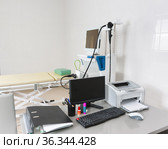 Рабочий стол врача в эндоскопическом кабинете. Стоковое фото, фотограф Наталья Гармашева / Фотобанк Лори