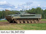 Российская боевая машина пехоты БМП-3 крупным планом. Полигон Алабино, Международный военно-технический форум "Армия-2020" Редакционное фото, фотограф Виктор Карасев / Фотобанк Лори