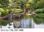 Kyu-yasuda garden, a small japanese stroll garden located in Ryogoku. Tokyo. Japan (2019 год). Стоковое фото, фотограф Сергей Пристяжнюк (Serg Zastavkin) / Фотобанк Лори