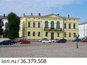 Вид на улицу в Выборге, Россия (2021 год). Редакционное фото, фотограф Natalia Sidorova / Фотобанк Лори