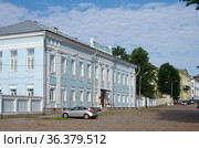 Вид на улицу в Выборге, Россия (2021 год). Редакционное фото, фотограф Natalia Sidorova / Фотобанк Лори