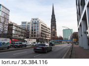 Hamburg cityscape with St. Nicholas Church (2018 год). Редакционное фото, фотограф EugeneSergeev / Фотобанк Лори