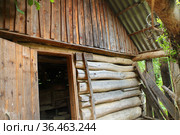 ld abandoned house in the village. Стоковое фото, фотограф Марина Володько / Фотобанк Лори