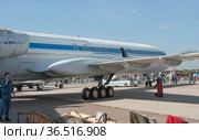 Советский самолет Туполев Ту-155 c номером СССР-85035 летающая лаборатория на базе Ту-154 для исследований двигателей на криогенном топливе на авиасалоне МАКС-2019 в Жуковском, Россия. Редакционное фото, фотограф Малышев Андрей / Фотобанк Лори
