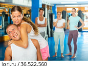 Young lady doing chokehold grab. Стоковое фото, фотограф Яков Филимонов / Фотобанк Лори