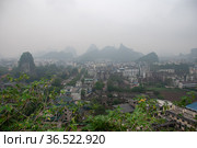 Guilin city view from Fubo mountain (2010 год). Редакционное фото, фотограф Александр Карпенко / Фотобанк Лори