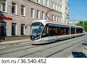Москва, Мещанский район, современный трамвай "Витязь-М" (2021 год). Редакционное фото, фотограф glokaya_kuzdra / Фотобанк Лори