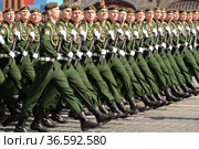 Курсанты Военного университета Министерства Обороны Российской Федерации во время генеральной репетиции парада на Красной площади в честь Дня Победы (2021 год). Редакционное фото, фотограф Free Wind / Фотобанк Лори