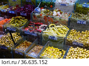 Pickled vegetables marinades at the turkish market. Стоковое фото, фотограф Яков Филимонов / Фотобанк Лори