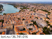 Aerial view of old town Arles, France. Стоковое фото, фотограф Яков Филимонов / Фотобанк Лори