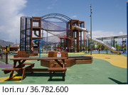 FETHIYE, TURKEY - Modern playground in Sehit Fethi Bey Parki (2019 год). Редакционное фото, фотограф Natalia Sidorova / Фотобанк Лори