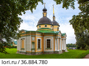 Храм святой Живоначальной Троицы. Вид с северо-восточной стороны. Село Гостилицы. Ломоносовский район. Ленинградская область (2021 год). Стоковое фото, фотограф Сергей Афанасьев / Фотобанк Лори