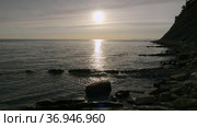 Закат на Черном море. Солнце садится в воду. Sunset on the Black Sea. The sun sets in the water. Стоковое видео, видеограф Евгений Романов / Фотобанк Лори