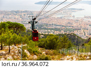 View of french city Toulon from cableway. Стоковое фото, фотограф Яков Филимонов / Фотобанк Лори