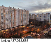 Вечерний вид на современные дома в жилом районе Москвы. Стоковое фото, фотограф Victoria Demidova / Фотобанк Лори