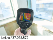 thermal imaging camera inspection window for temperature check and finding heat loss. Стоковое фото, фотограф Дмитрий Калиновский / Фотобанк Лори