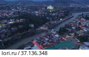 Top view of the historic city of Kutaisi, located on the two banks of the Rioni River, Georgia. Стоковое видео, видеограф Яков Филимонов / Фотобанк Лори