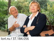 Elderly woman offended by her husband. Стоковое фото, фотограф Яков Филимонов / Фотобанк Лори
