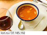 Broth Olla Morellana with beans and vegetables, Spanish cuisine. Стоковое фото, фотограф Яков Филимонов / Фотобанк Лори