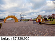 Променад — главная прогулочная зона города. Зеленоградск. Калининградская область (2021 год). Редакционное фото, фотограф Сергей Афанасьев / Фотобанк Лори