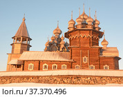 Old wooden monastery on Kizhi island. Russia, Karelia. Winter (2017 год). Редакционное фото, фотограф Алексей Кокоулин / Фотобанк Лори