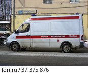 Автомобиль скорой медицинской помощи. Первомайская улица. Район Измайлово. Город Москва (2013 год). Редакционное фото, фотограф lana1501 / Фотобанк Лори