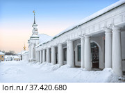 Торговые ряды в городе, Суздаль (2022 год). Редакционное фото, фотограф Baturina Yuliya / Фотобанк Лори