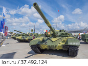 Т-72М - экспортная модификация основного советского танка Т-72А "Урал" в кспозиции военно-технического форума "Армия-2020" Редакционное фото, фотограф Виктор Карасев / Фотобанк Лори
