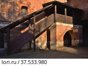 Moscow, Russia, November 10, 2021:  Entrance to Museum of Military History on territory of Krutitsky courtyard, Krutitsy Patriarchal Metochion  (13th century) Редакционное фото, фотограф Алексей Антипов / Фотобанк Лори