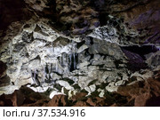 Кунгурская ледяная пещера. Филипповка. Пермский край (2022 год). Редакционное фото, фотограф Сергей Афанасьев / Фотобанк Лори