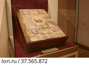 Евангелие (1759 г.). Оклад. Воскресение. Евангелисты. Пророк Илия - Преподобный Варлаам Хутынский. 1771 г. Из Хутынского монастыря. Новгородский государственный музей - заповедник. Россия, город Великий Новгород, Кремль (2018 год). Редакционное фото, фотограф Щеголева Ольга / Фотобанк Лори