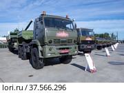 Экспозиция военных грузовиков российской армии на военно-техническом форуме "Армия-2020". Парк Патриот. Редакционное фото, фотограф Виктор Карасев / Фотобанк Лори