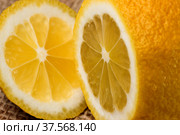 Cut lemon close-up. Стоковое фото, фотограф Владимир Белобаба / Фотобанк Лори