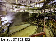 Sulphuric (sulfuric) acid workshop. Phosphoric fertilizers factory. Стоковое фото, фотограф Alexey Rezvykh / Фотобанк Лори