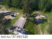 Артиллерийские позиции старинного форта "Красная Горка" (Алесеевский) июньским днем. Вид сверху. Ленинградская область (2019 год). Редакционное фото, фотограф Виктор Карасев / Фотобанк Лори